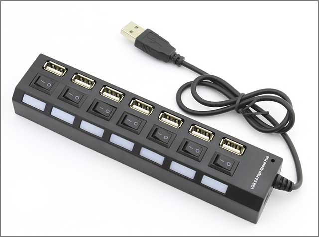 An image of 10 port USB hub