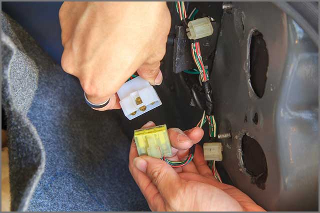 Connect the wires to your trailer taillight