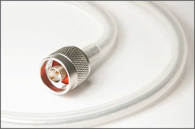 Radiofrequency connector coaxial cable