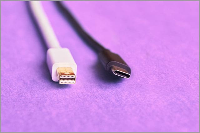 USB c to DisplayPort Cable
