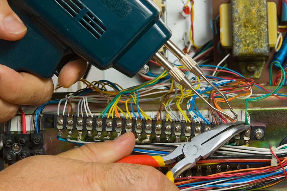 Electric switchboard Inspection using quality equipment