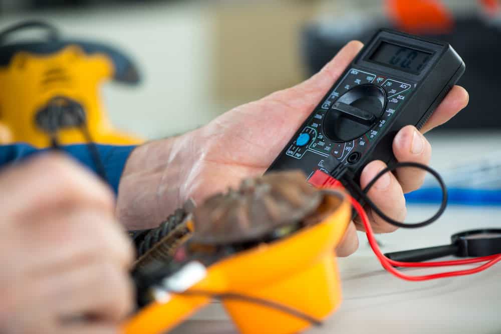 Testing voltage with a multimeter