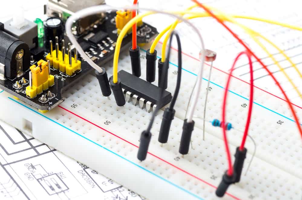 DIY electronics on the breadboard